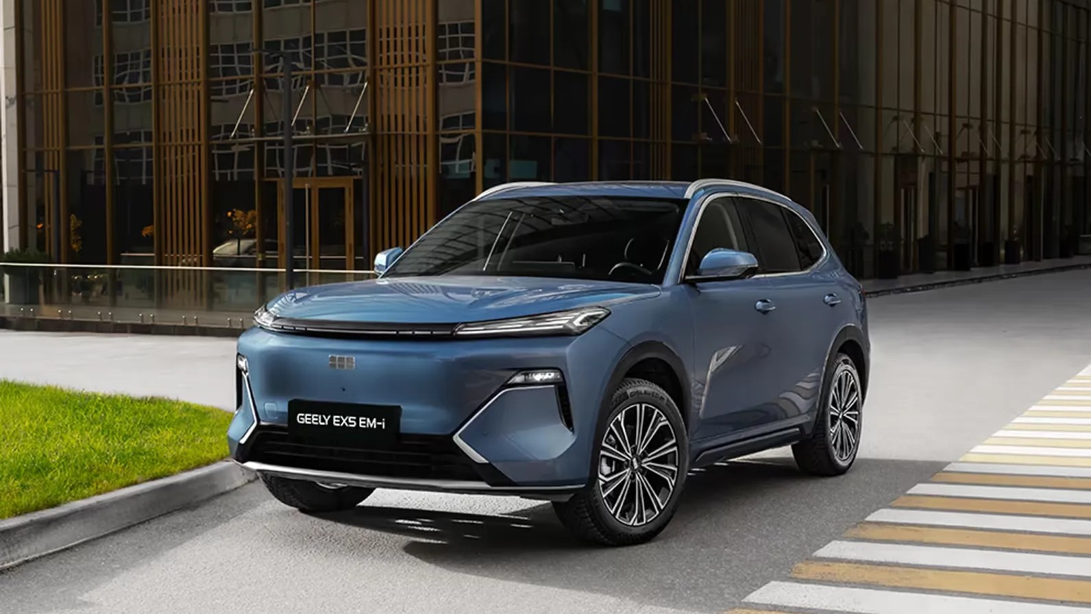 Geely EX5 EM-i лидер продаж среди гибридов в России